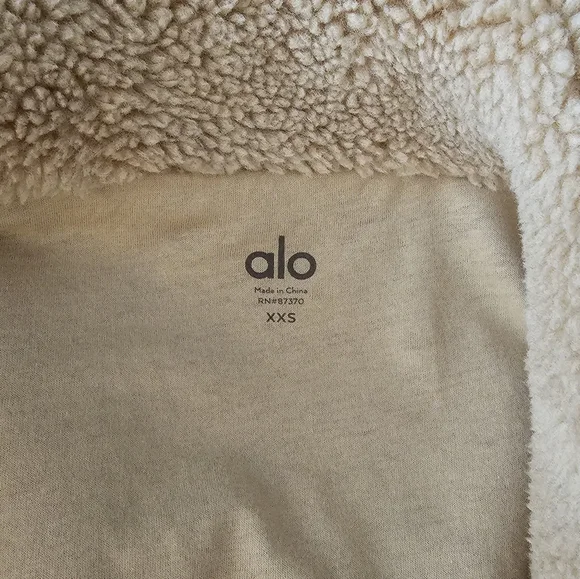 ALO Oversized Sherpa Teddy Trench Coat Zip Pockets Size XXS - Picture 6 of 8